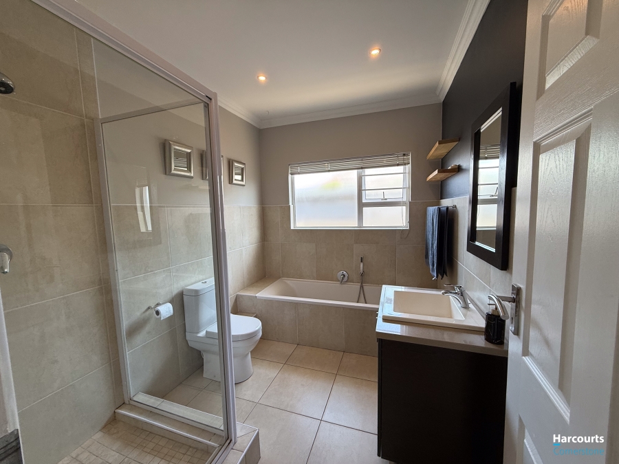 4 Bedroom Property for Sale in Beacon Bay Eastern Cape